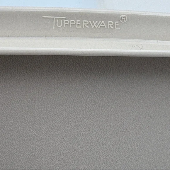 Two Tupperware Sets - Three Piece Jello Mold/Rectangular Modular Server/Storage - Picture 5 of 10